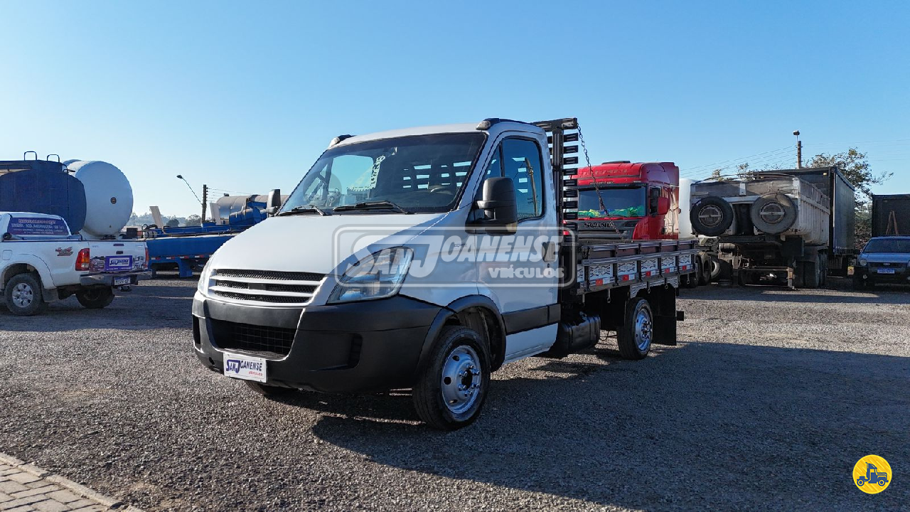 CAMINHAO IVECO DAILY 35s14 Carga Seca 3/4 4x2 Sanjoanense Veículos LIMEIRA SÃO PAULO SP