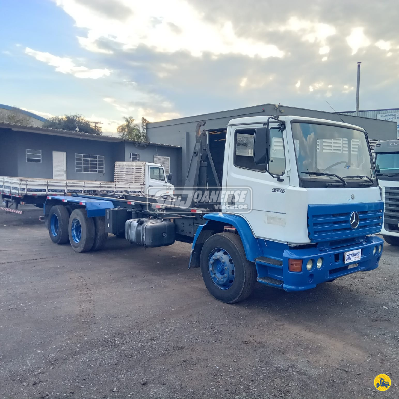 CAMINHAO MERCEDES-BENZ MB 1720 Roll ON OFF Truck 6x2 Sanjoanense Veículos LIMEIRA SÃO PAULO SP