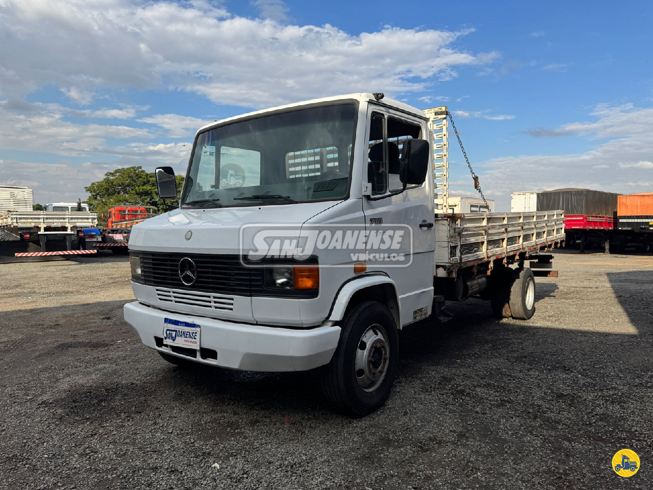 CAMINHAO MERCEDES-BENZ MB 710 Carga Seca 3/4 4x2 Sanjoanense Veículos LIMEIRA SÃO PAULO SP
