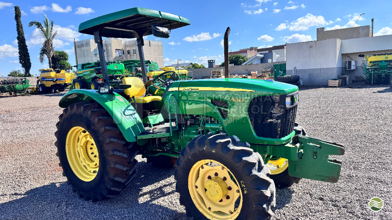 TRATOR JOHN DEERE JOHN DEERE 5078E Tração 4x4 M.A. Máquinas Agrícolas - Toledo TOLEDO PARANÁ PR