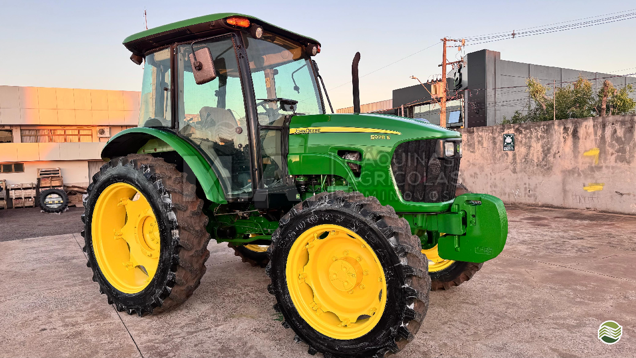 JOHN DEERE 5078E de M.A. Máquinas Agrícolas - Toledo