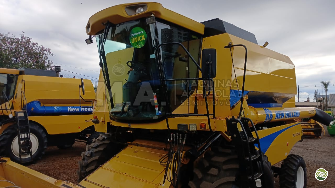 COLHEITADEIRA NEW HOLLAND TC 5090 M.A. Máquinas Agrícolas - Ubiratã UBIRATA PARANÁ PR
