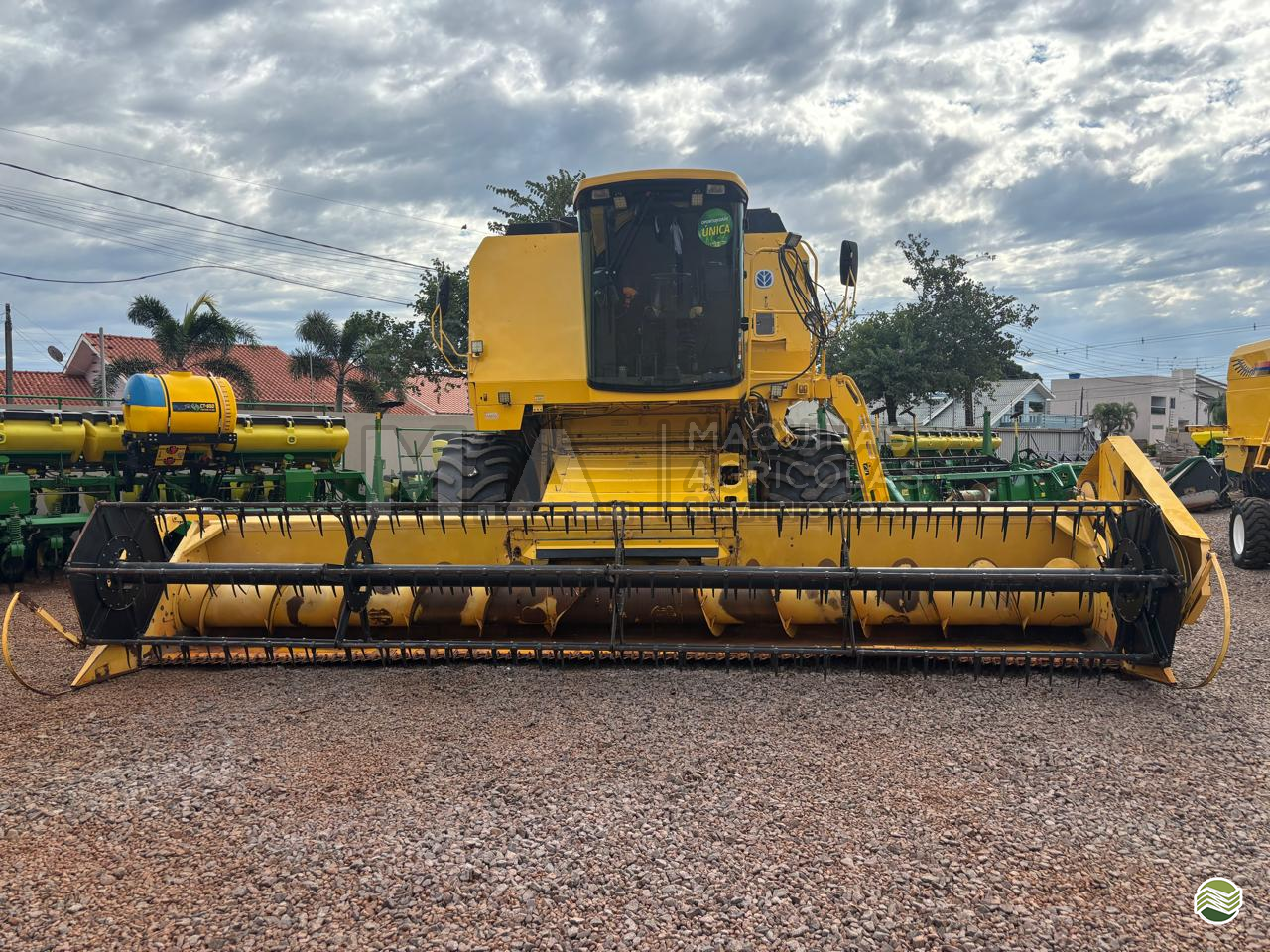 COLHEITADEIRA NEW HOLLAND TC 59 M.A. Máquinas Agrícolas - Ubiratã UBIRATA PARANÁ PR