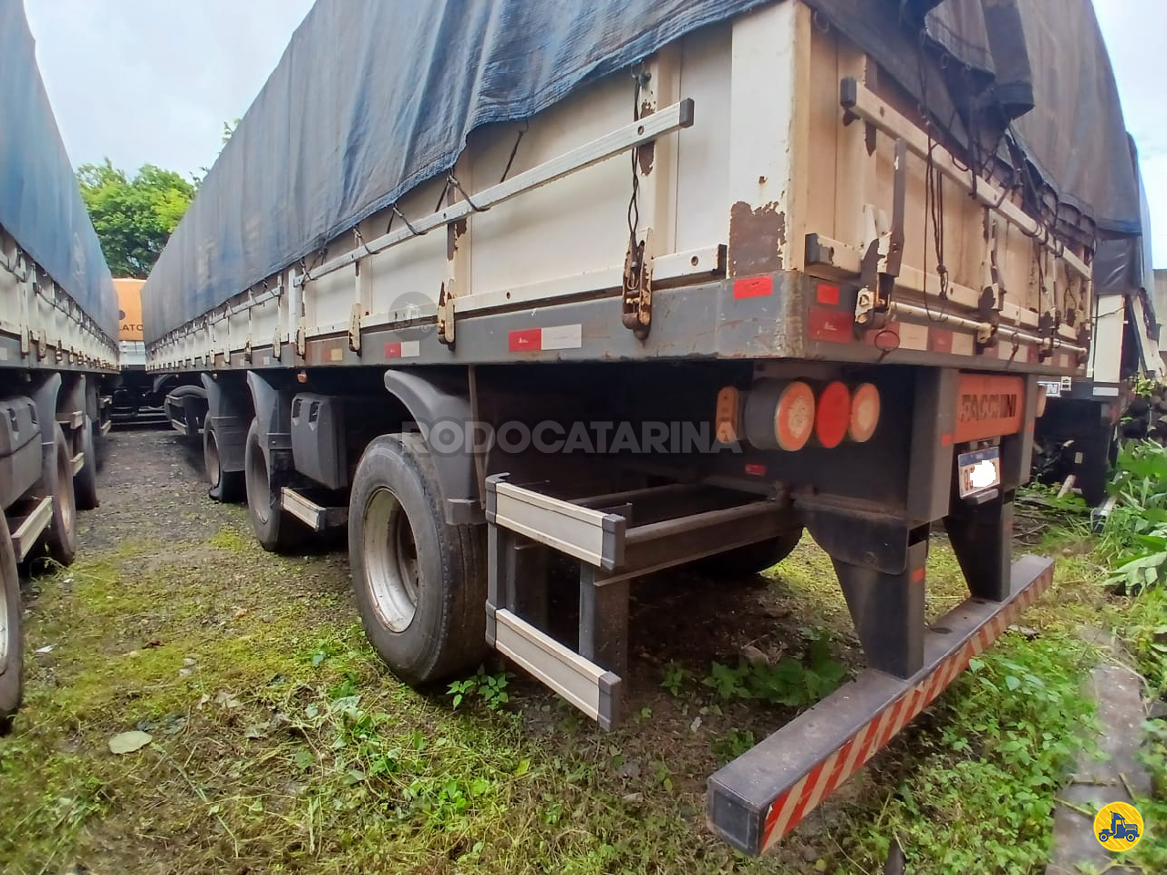 CARRETA SEMI-REBOQUE GRANELEIRO Rodocatarina - Librelato  ITAJAI SANTA CATARINA SC