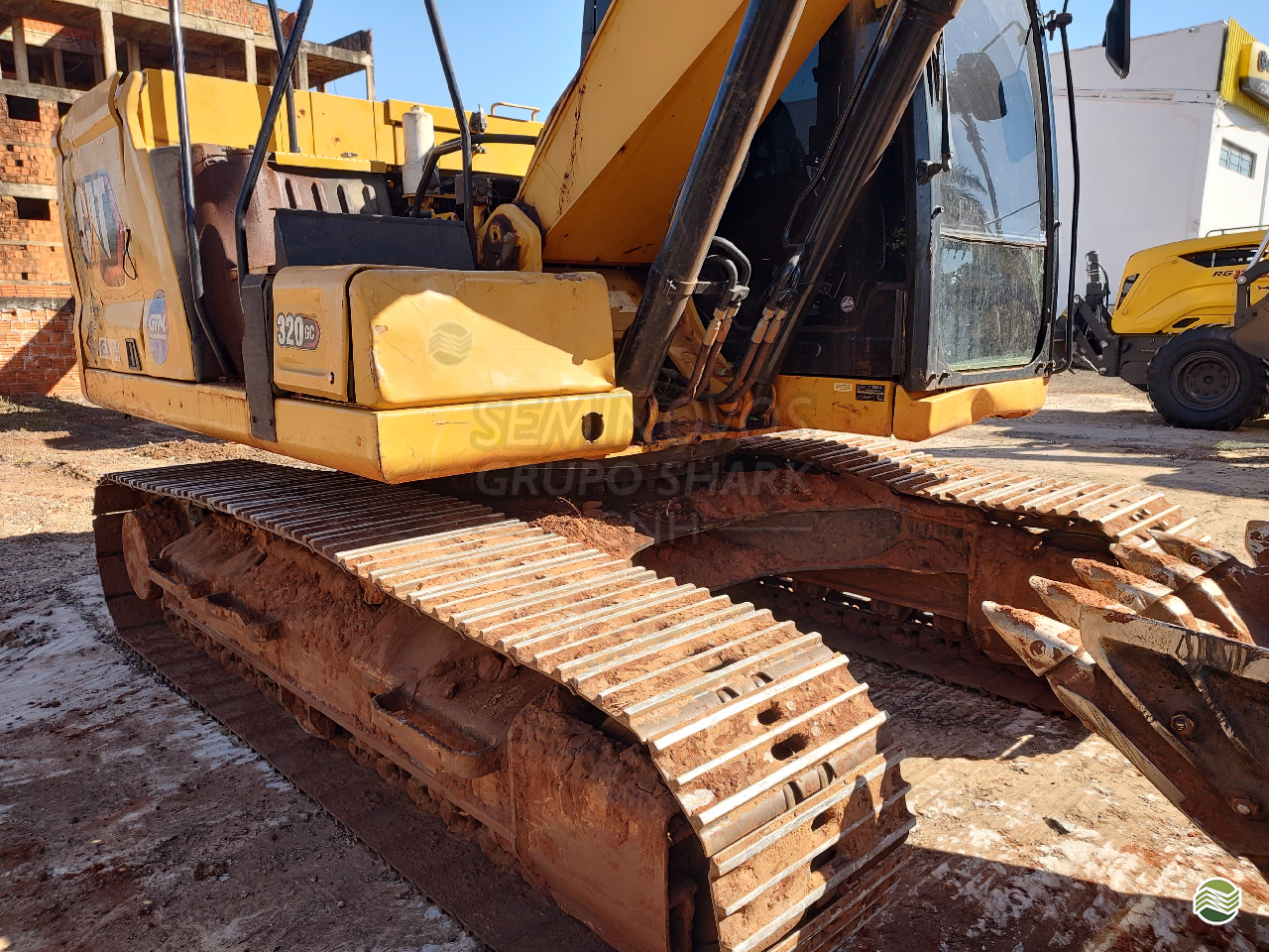 ESCAVADEIRA CATERPILLAR 320 Agricase Equipamentos - Case MARINGA PARANÁ PR