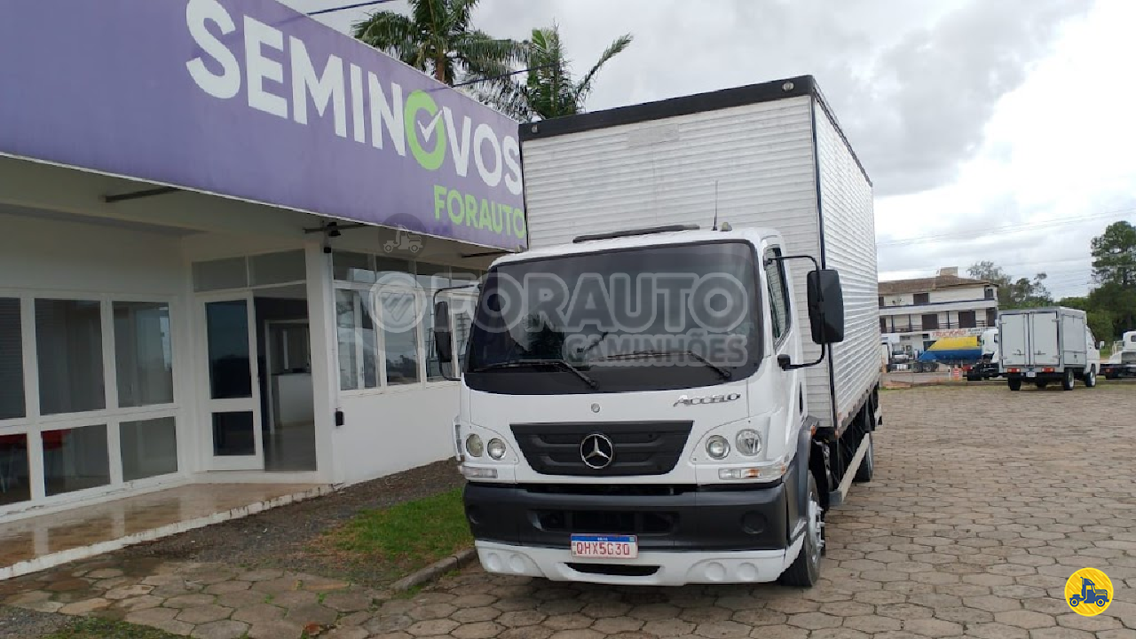 CAMINHAO MERCEDES-BENZ MB 815 Baú Furgão 3/4 4x2 Forauto Caminhões Seminovos - Foton  OSORIO RIO GRANDE DO SUL RS