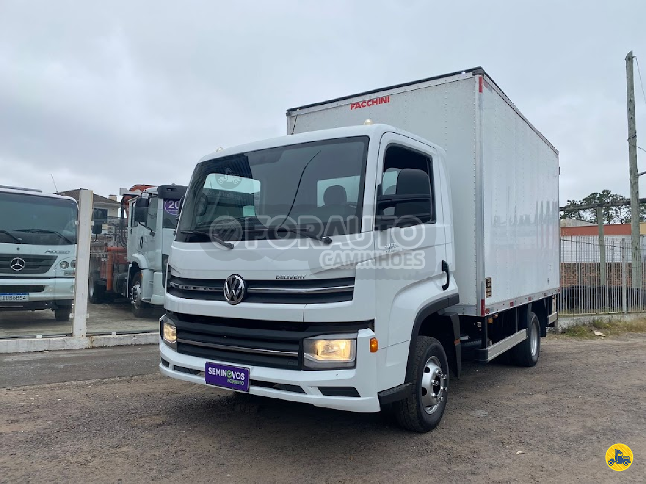 CAMINHAO VOLKSWAGEN VW 6160 Baú Furgão 3/4 4x2 Forauto Caminhões Seminovos - Foton  OSORIO RIO GRANDE DO SUL RS
