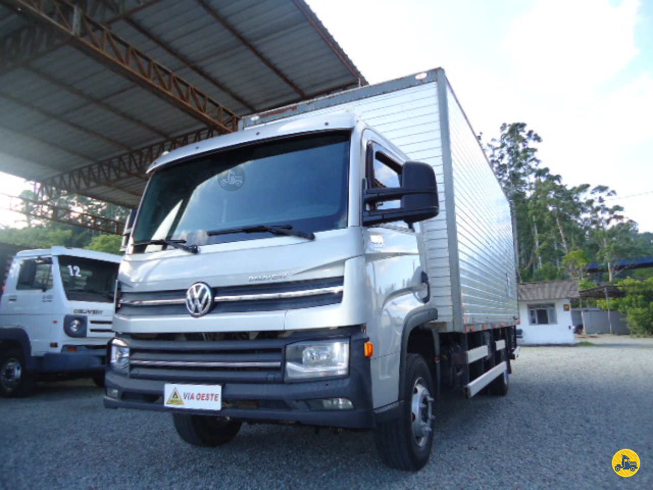 CAMINHAO VOLKSWAGEN VW 11180 Baú Furgão 3/4 4x2 Via Oeste Caminhões BLUMENAU SANTA CATARINA SC