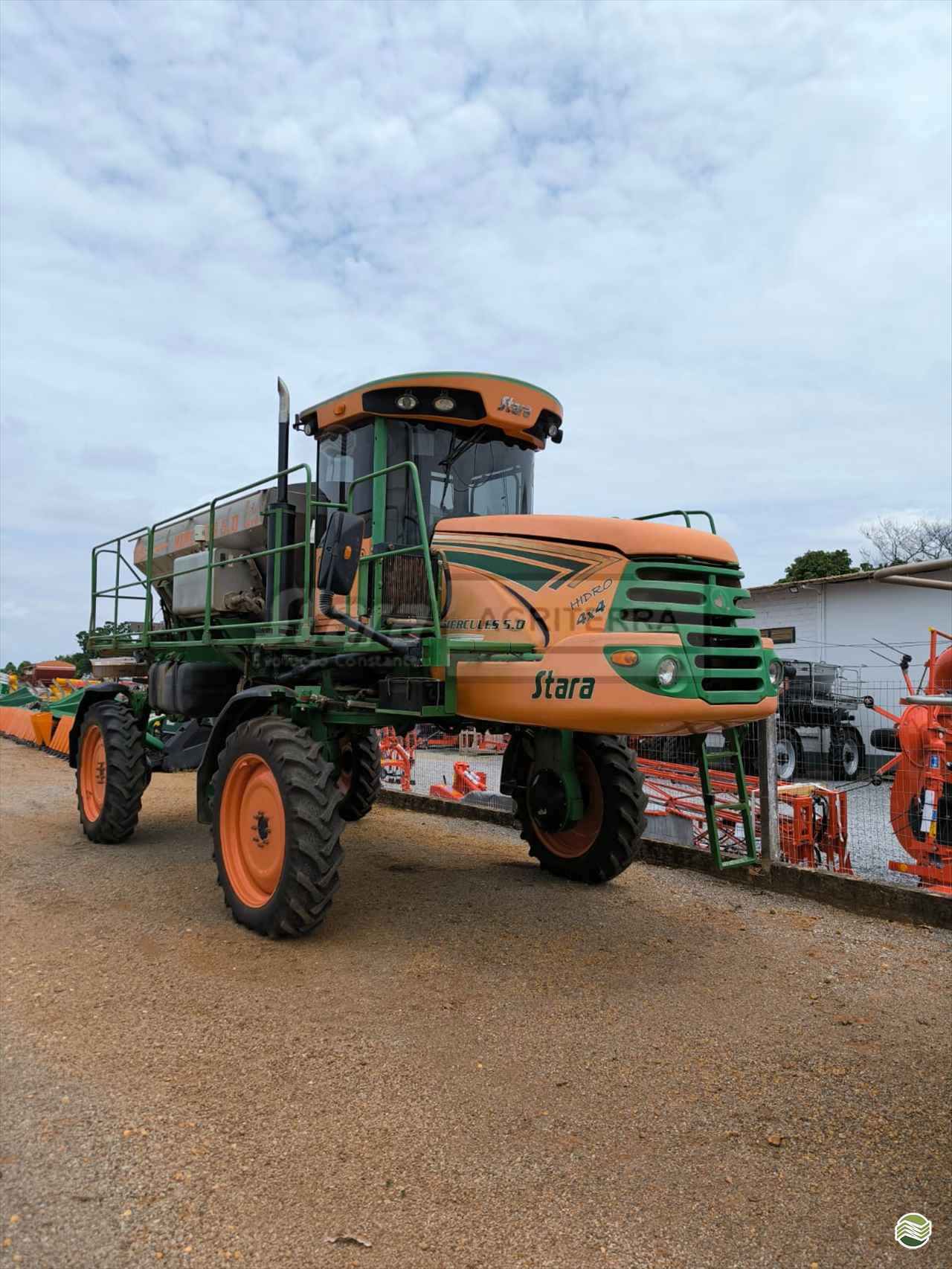 DISTRIBUIDOR AUTOPROPELIDO STARA HERCULES 5.0 Tração 4x4 Agriterra Concessionária Stara - Lucas do Rio Verde LUCAS DO RIO VERDE MATO GROSSO MT
