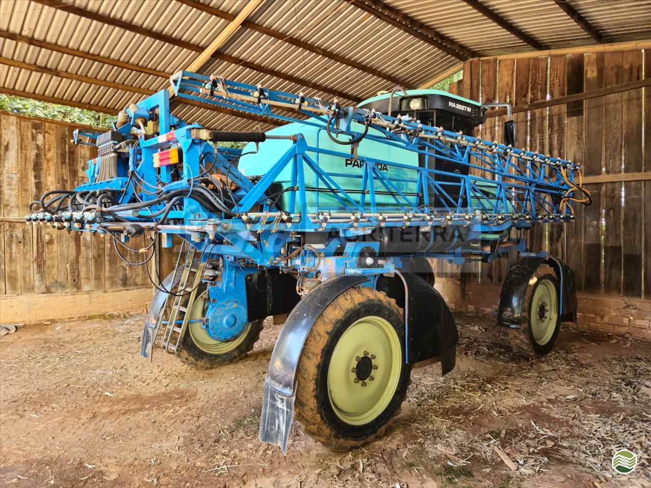 PULVERIZADOR MONTANA PARRUDA 2627 Tração 4x2 Agriterra Concessionária Stara - Lucas do Rio Verde LUCAS DO RIO VERDE MATO GROSSO MT