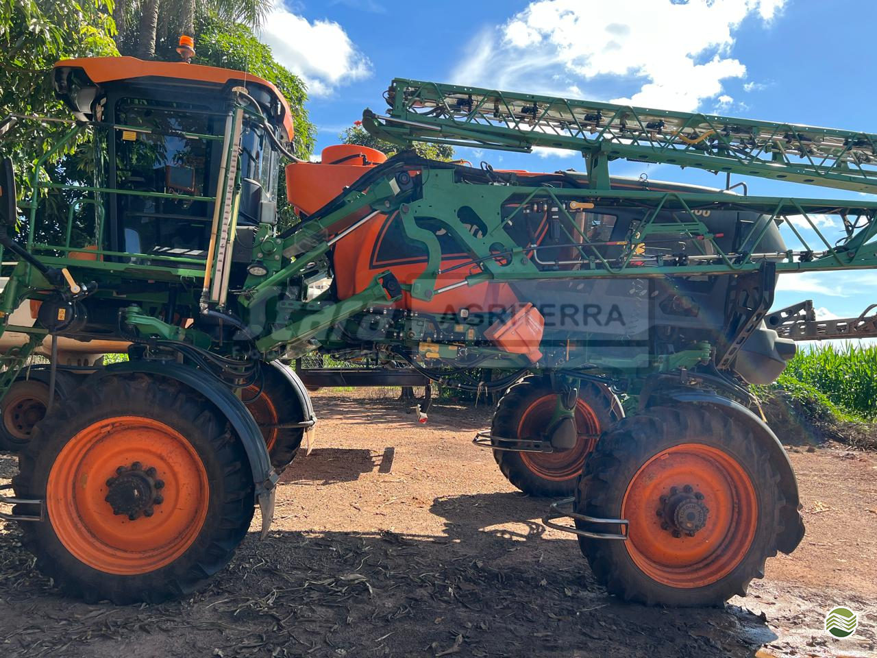PULVERIZADOR STARA IMPERADOR 2000 Tração 4x4 Agriterra Concessionária Stara - Lucas do Rio Verde LUCAS DO RIO VERDE MATO GROSSO MT