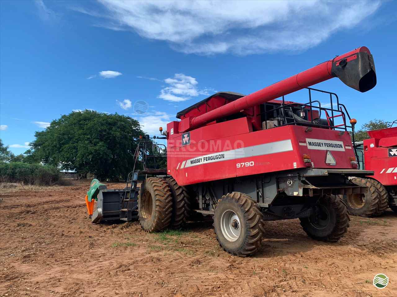 COLHEITADEIRA MASSEY FERGUSON MF 9790 Mercomaq - JAN PRIMAVERA DO LESTE MATO GROSSO MT