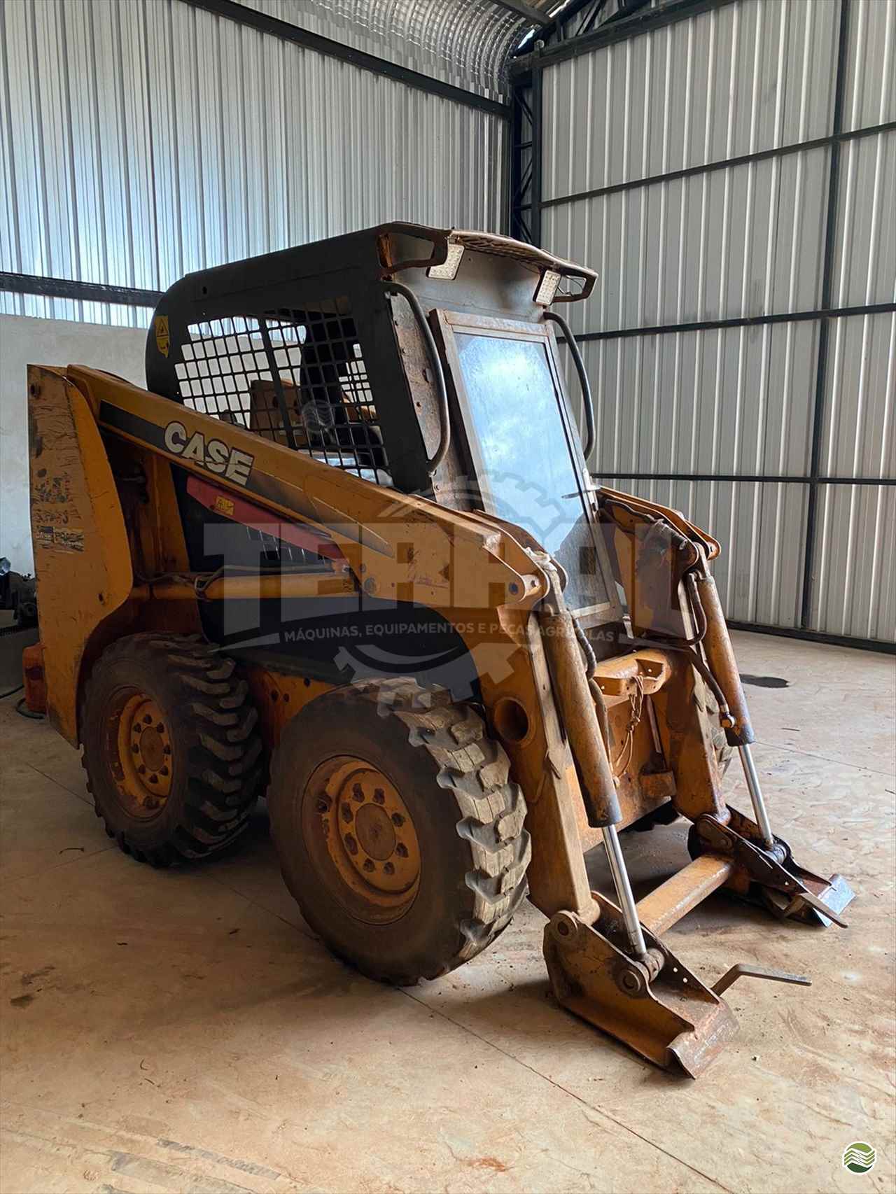 MINI CARREGADEIRA CASE 420 Terral Máquinas e Peças Agrícolas CASCAVEL PARANÁ PR