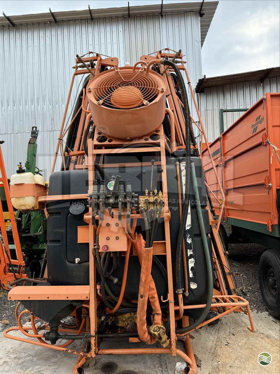PULVERIZADOR JACTO FALCON Acoplado Hidráulico Terral Máquinas e Peças Agrícolas CASCAVEL PARANÁ PR
