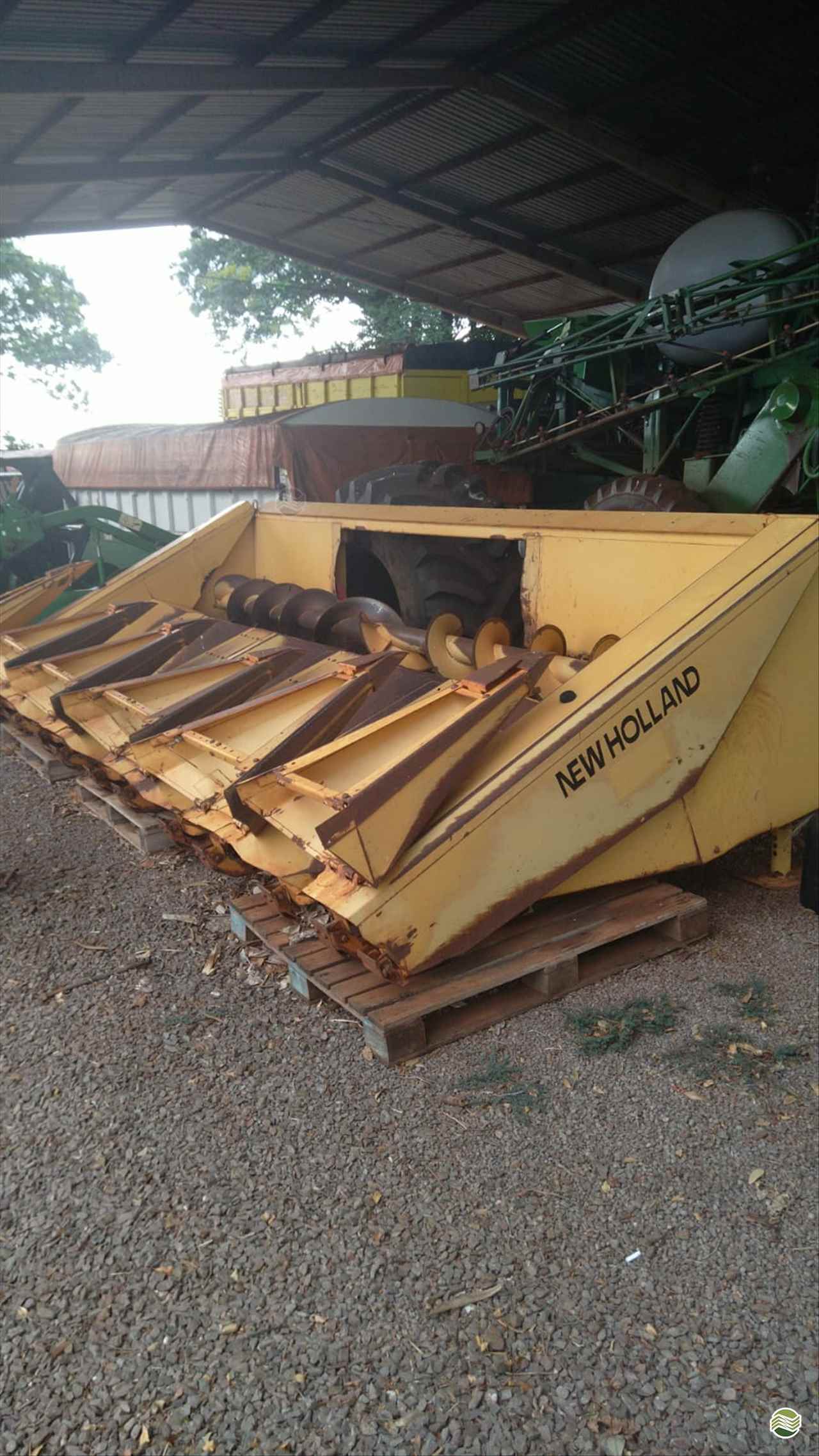 PLATAFORMA COLHEITADEIRA NEW HOLLAND MILHO Rural Vendas® TERRA ROXA PARANÁ PR