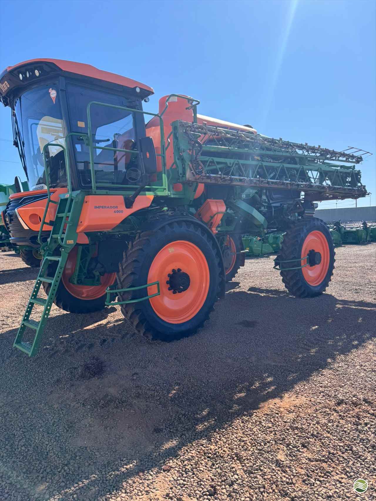 PULVERIZADOR STARA IMPERADOR 4000 Tração 4x4 Rural Vendas® TERRA ROXA PARANÁ PR