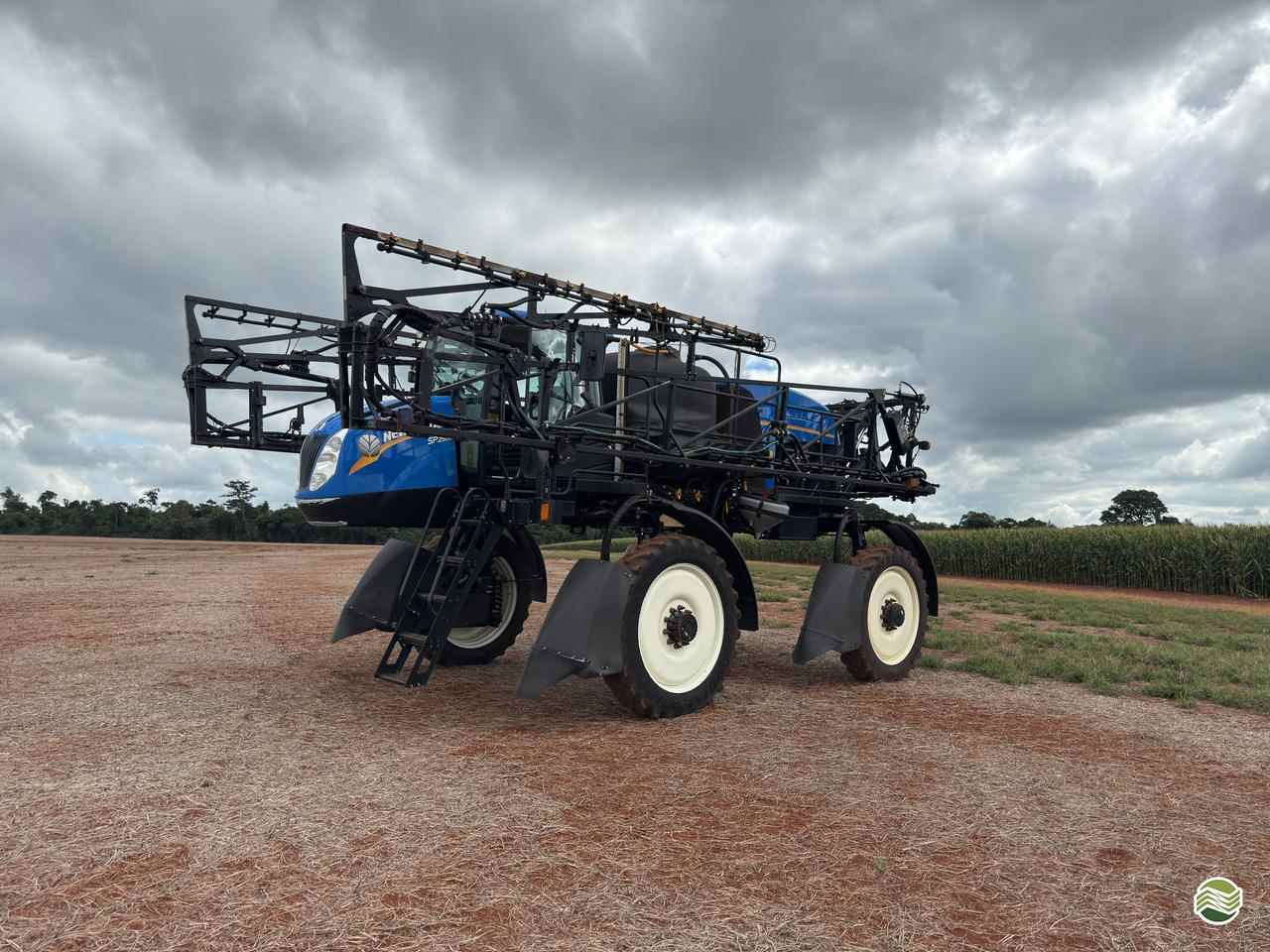 PULVERIZADOR NEW HOLLAND SP2500 Tração 4x4 Rural Vendas® TERRA ROXA PARANÁ PR