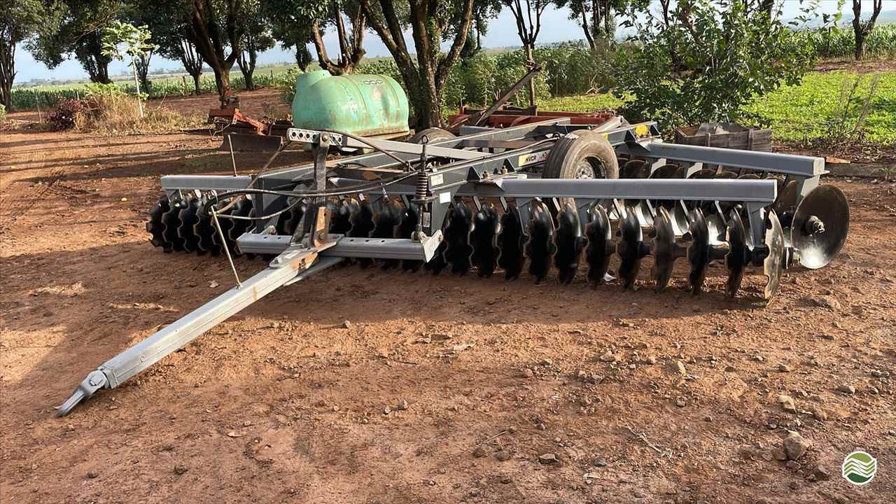 IMPLEMENTOS AGRICOLAS GRADE NIVELADORA NIVELADORA 52 DISCOS Rural Vendas® TERRA ROXA PARANÁ PR