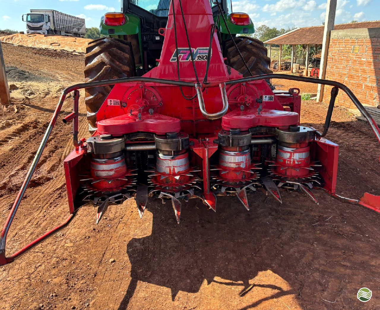 IMPLEMENTOS AGRICOLAS ENSILADEIRA ENSILADEIRA 4 LINHAS Rural Vendas® TERRA ROXA PARANÁ PR