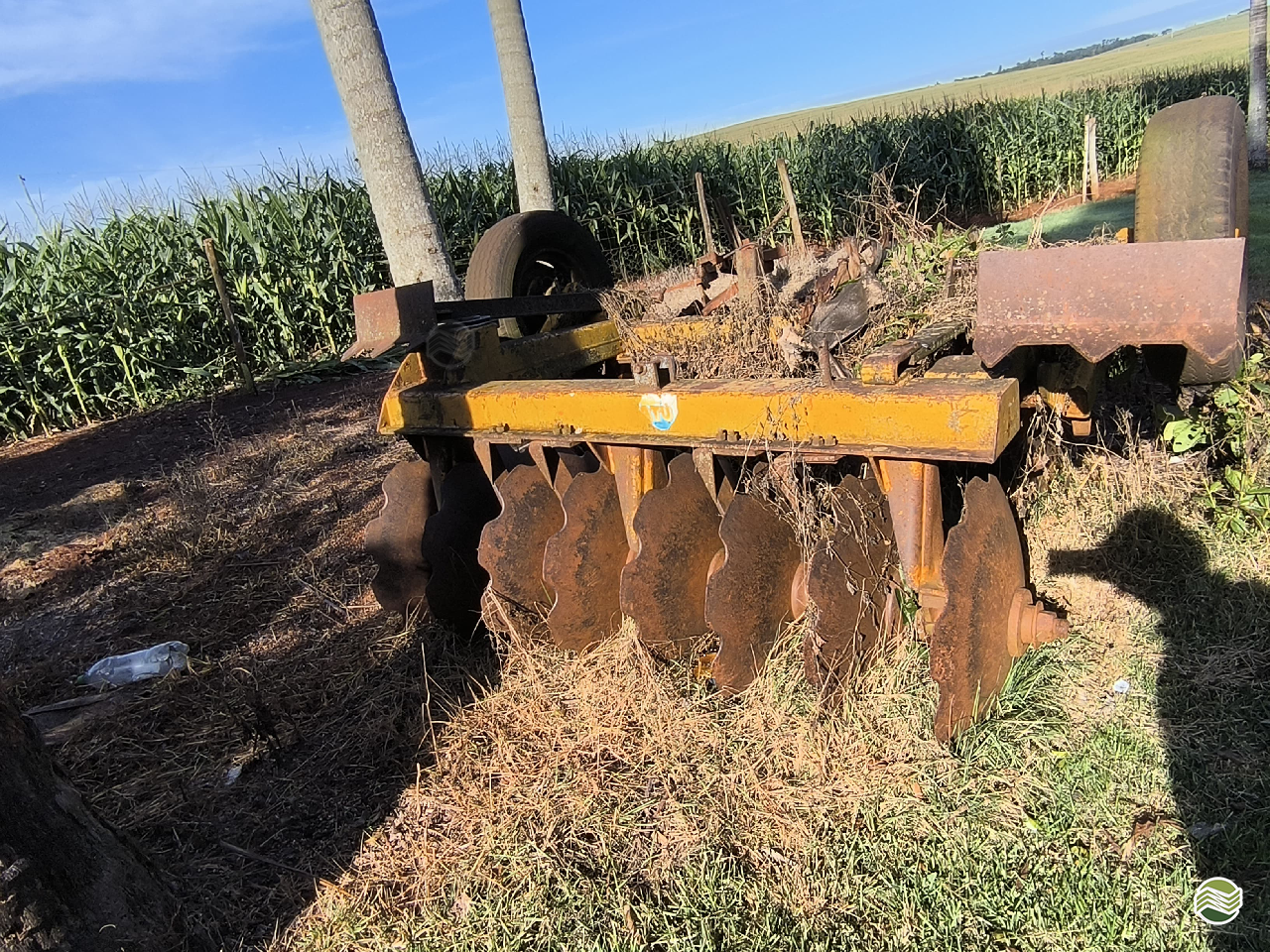 IMPLEMENTOS AGRICOLAS GRADE ARADORA ARADORA 16 DISCOS Rural Vendas® TERRA ROXA PARANÁ PR