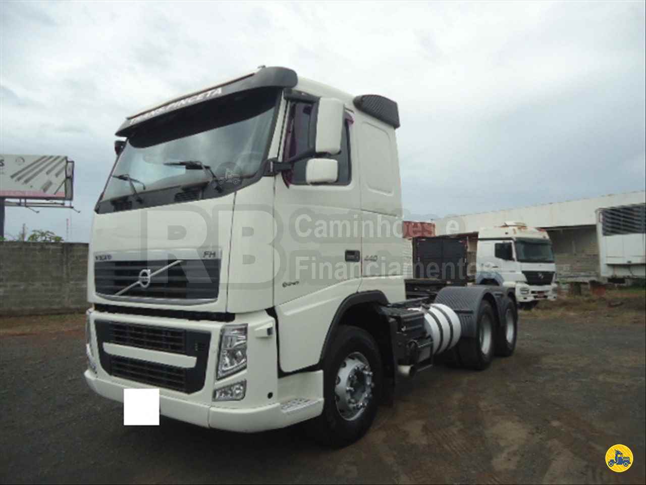 CAMINHAO VOLVO VOLVO FH 440 Cavalo Mecânico Cavalo 6x4 RB Caminhões & Financiamentos ARAGUARI MINAS GERAIS MG