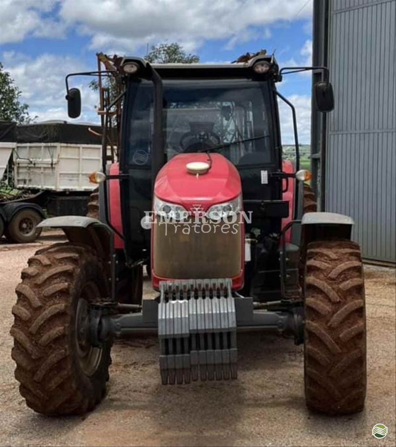 TRATOR MASSEY FERGUSON MF 6711 Tração 4x4 Emerson Tratores PONTA GROSSA PARANÁ PR