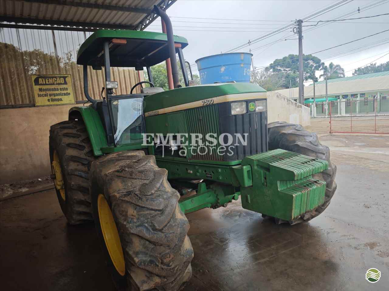TRATOR JOHN DEERE JOHN DEERE 7500 Tração 4x4 Emerson Tratores PONTA GROSSA PARANÁ PR