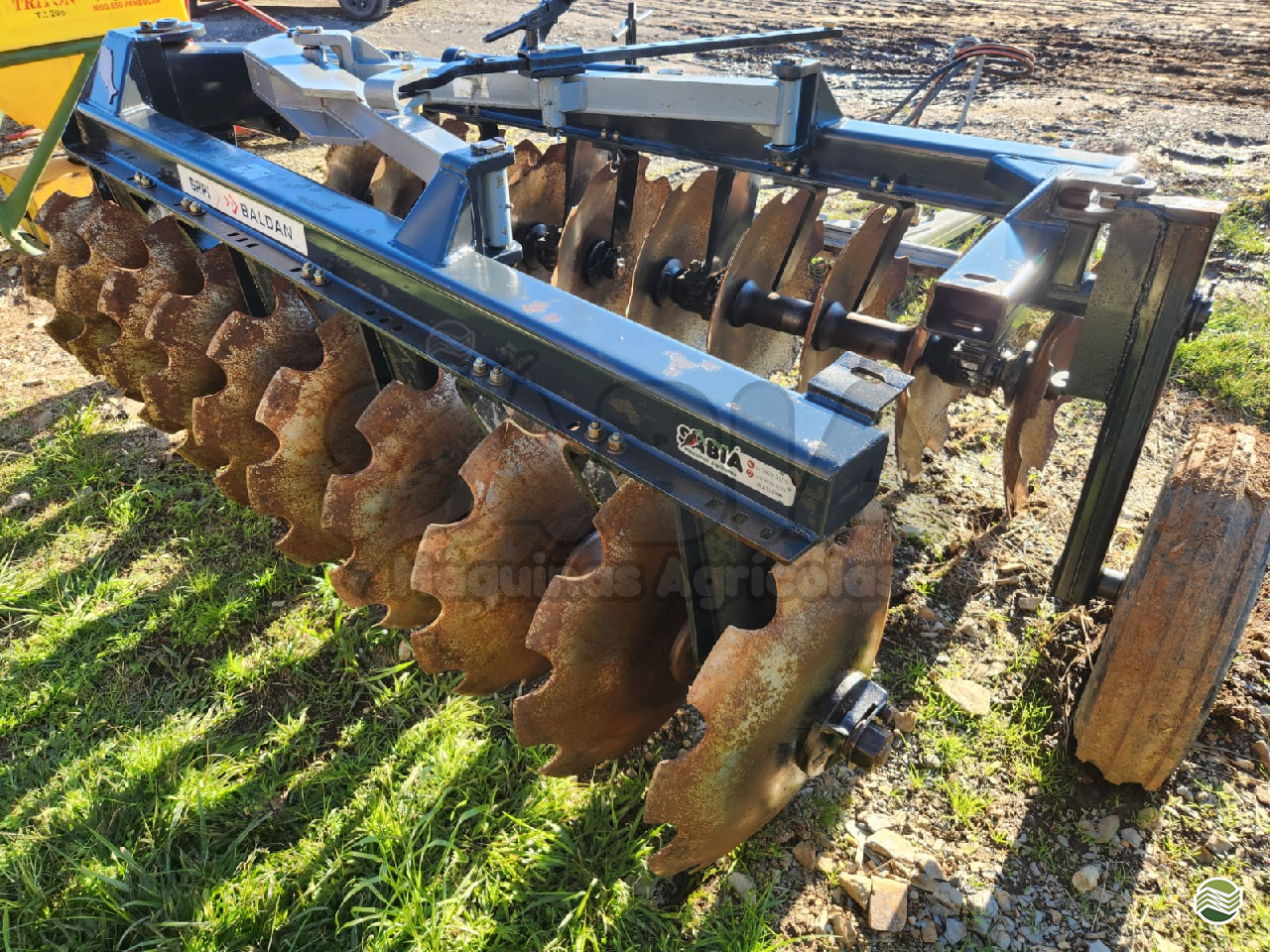 IMPLEMENTOS AGRICOLAS GRADE ARADORA ARADORA 20 DISCOS Sabiá Máquinas Agrícolas IRATI PARANÁ PR