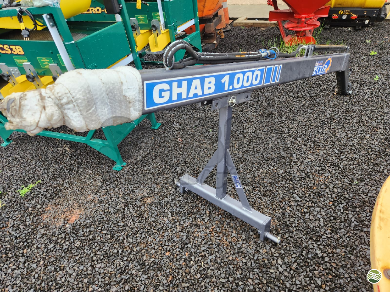 IMPLEMENTOS AGRICOLAS GUINCHO GUINCHO 1000 Kg Sabiá Máquinas Agrícolas IRATI PARANÁ PR