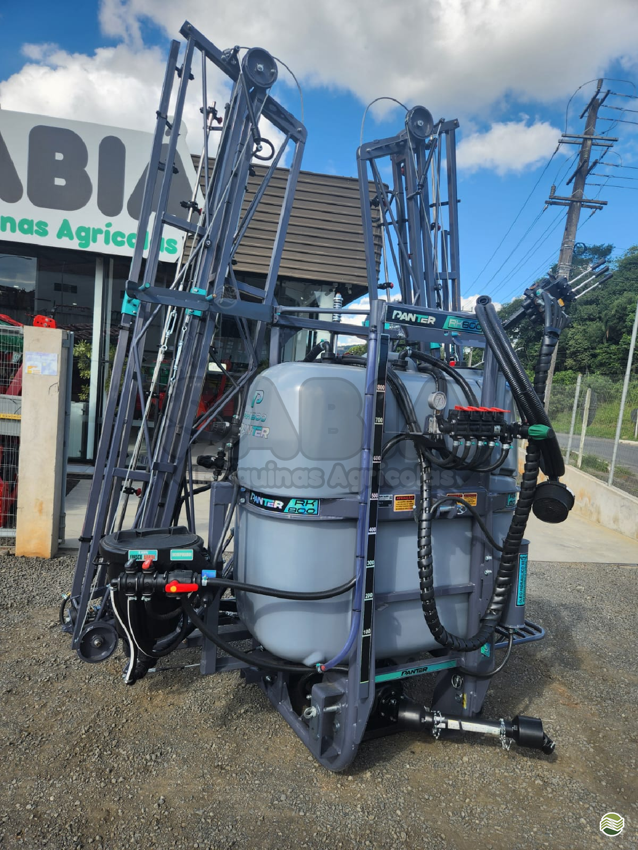 IMPLEMENTOS AGRICOLAS PULVERIZADOR 800L Sabiá Máquinas Agrícolas IRATI PARANÁ PR