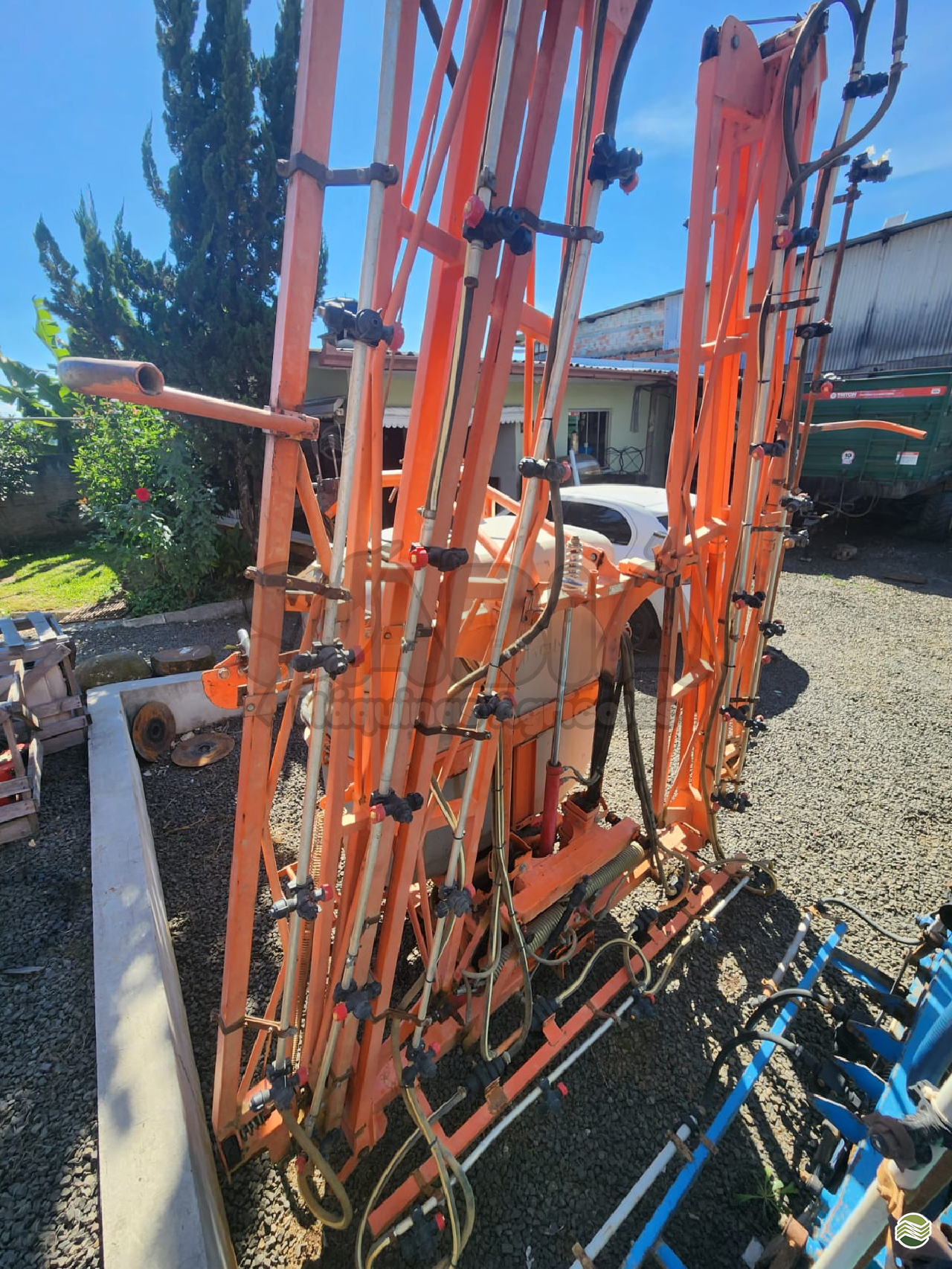 PULVERIZADOR ALLIKON VELOSTER 850 B.H 16 Acoplado Hidráulico Sabiá Máquinas Agrícolas IRATI PARANÁ PR