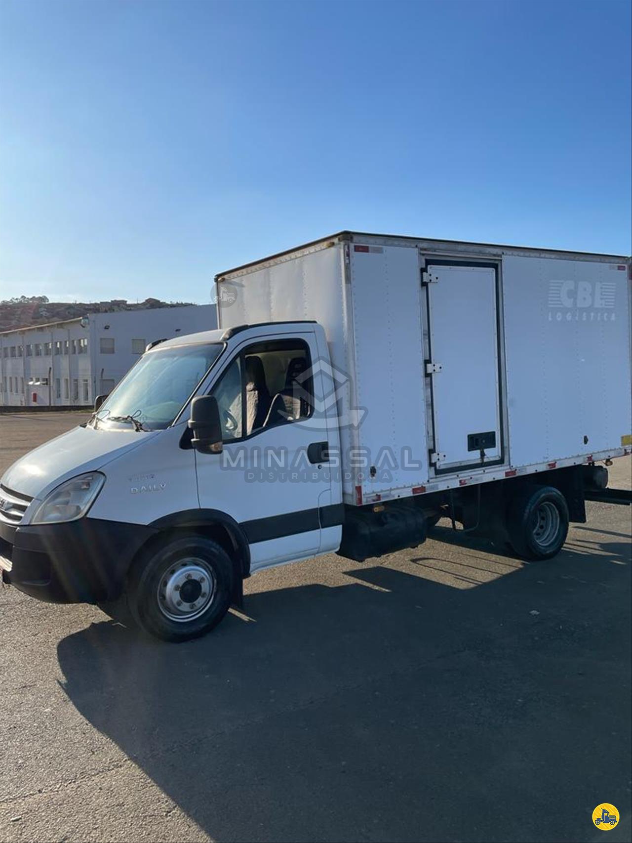 CAMINHAO IVECO DAILY 70c16 Baú Furgão 3/4 4x2 CBL Logistica - Minassal POCOS DE CALDAS MINAS GERAIS MG