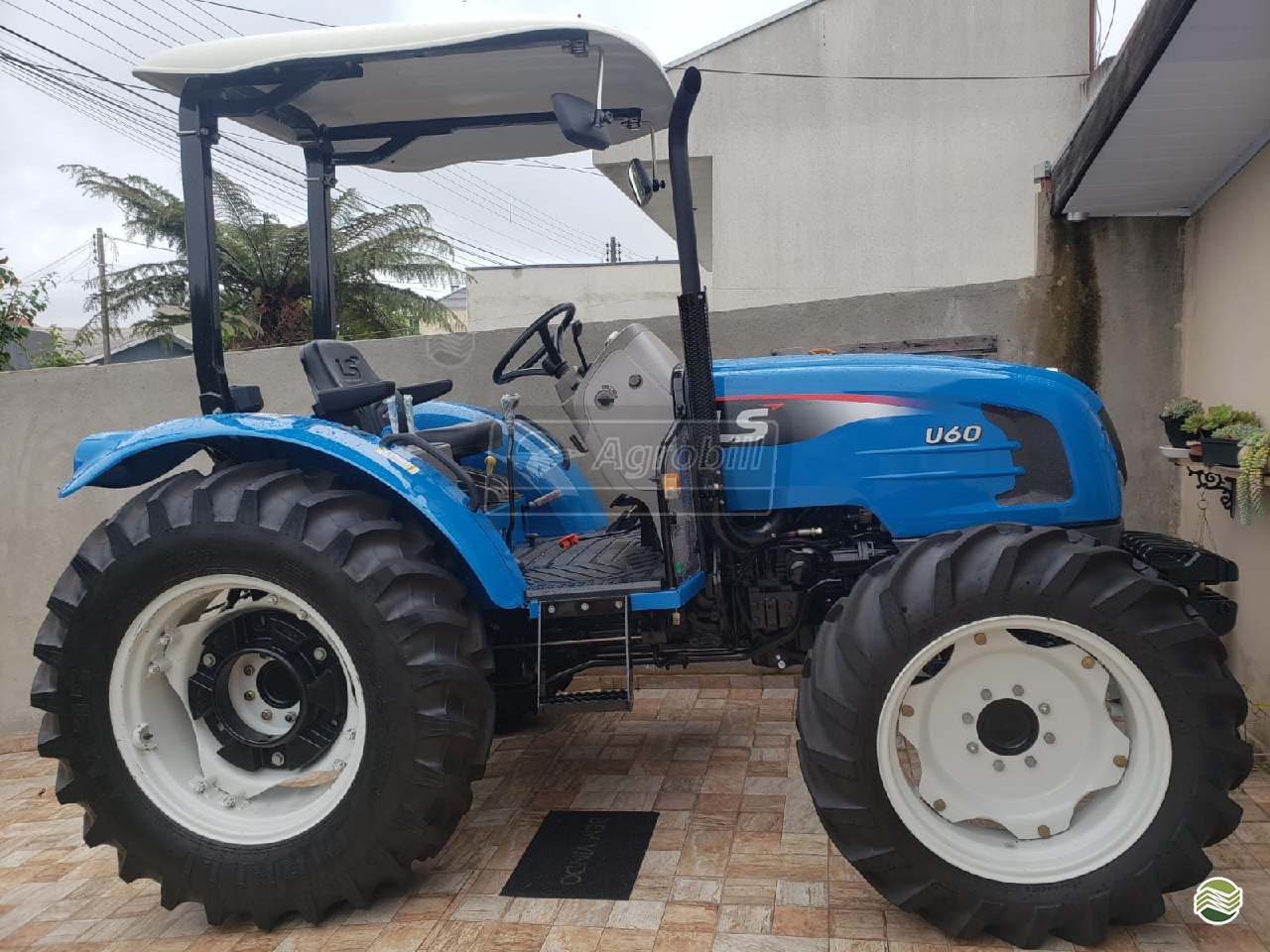 TRATOR LS TRACTOR LS U60 Tração 4x4 AGROBILL Tratores & Implementos Agrícolas SALTINHO SÃO PAULO SP