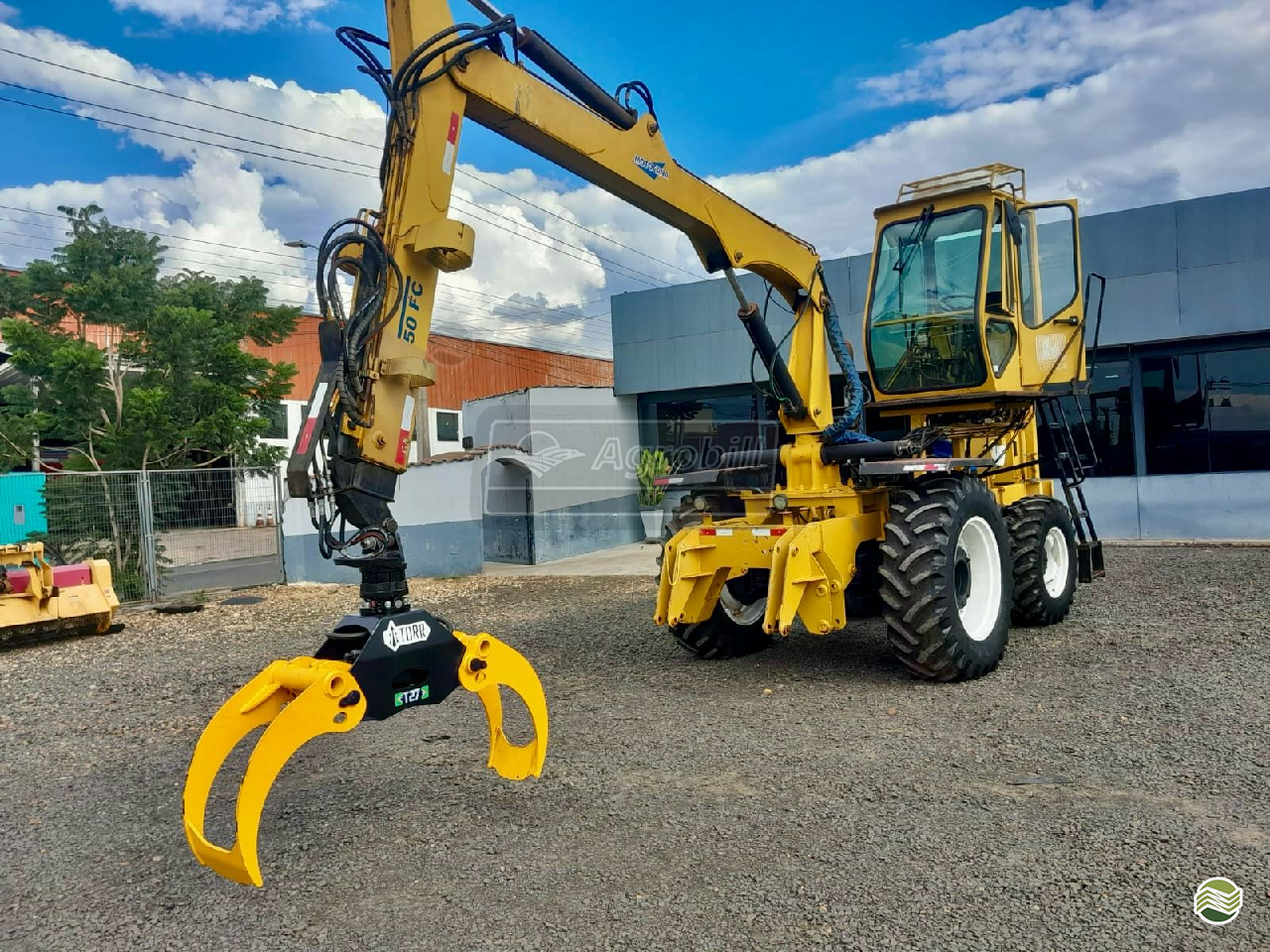 TRATOR MOTOCANA NEW HOLLAND Tração 4x4 AGROBILL Tratores & Implementos Agrícolas SALTINHO SÃO PAULO SP