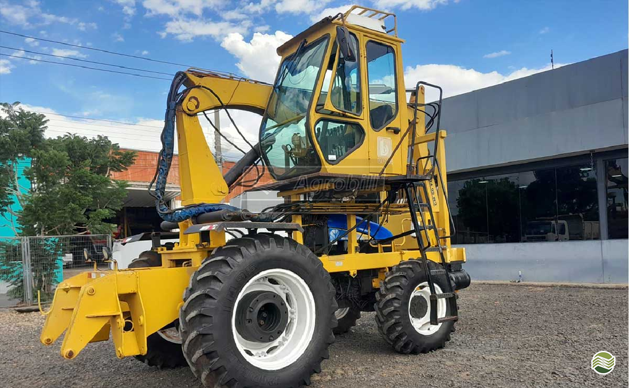 TRATOR NEW HOLLAND NEW TS 6000 Tração 4x4 AGROBILL Tratores & Implementos Agrícolas SALTINHO SÃO PAULO SP
