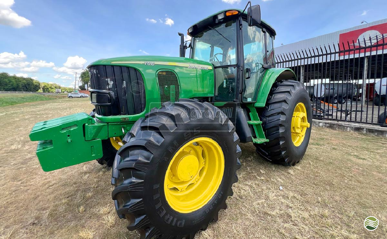 TRATOR JOHN DEERE JOHN DEERE 7515 Tração 4x4 AGROBILL Tratores & Implementos Agrícolas SALTINHO SÃO PAULO SP