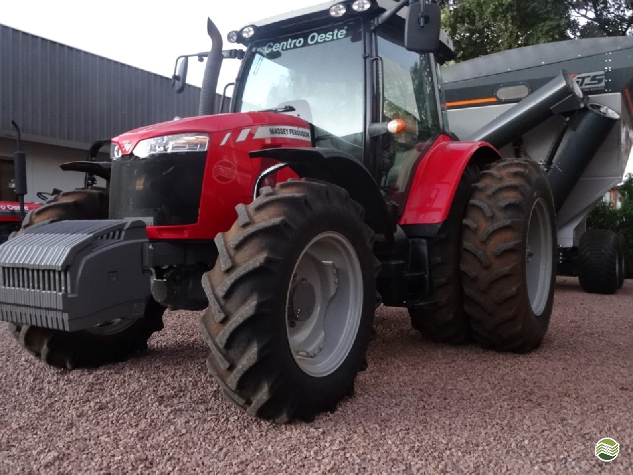 TRATOR MASSEY FERGUSON MF 6713 Tração 4x4 Centro Oeste Máquinas RONDONOPOLIS MATO GROSSO MT