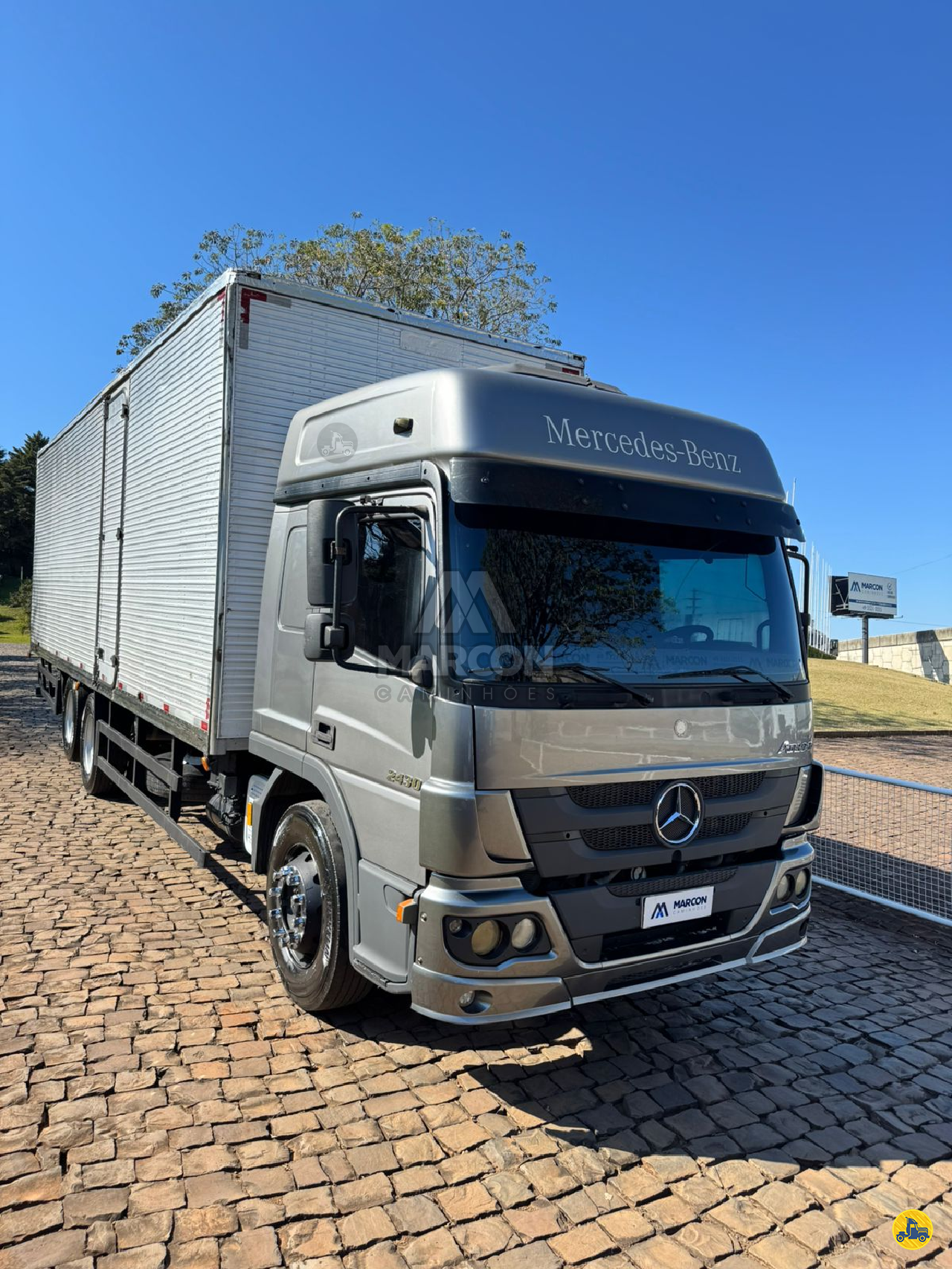 CAMINHAO MERCEDES-BENZ MB 2430 Baú Furgão Truck 6x2 Marcon Caminhões CHAPECO SANTA CATARINA SC