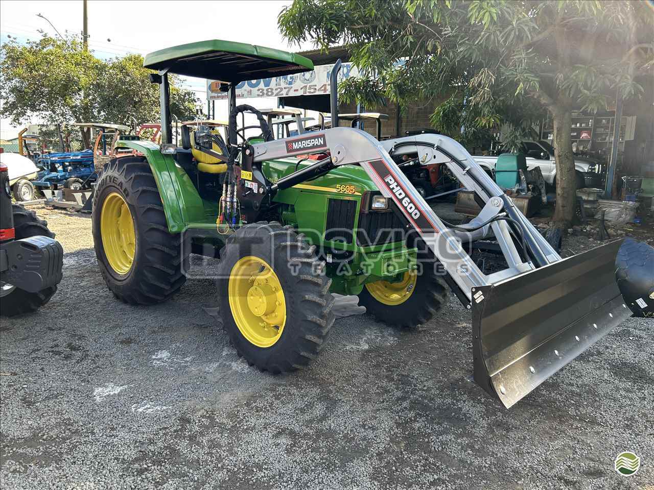 TRATOR JOHN DEERE JOHN DEERE 5605 Tração 4x4 Dovigo Tratores ARTUR NOGUEIRA SÃO PAULO SP