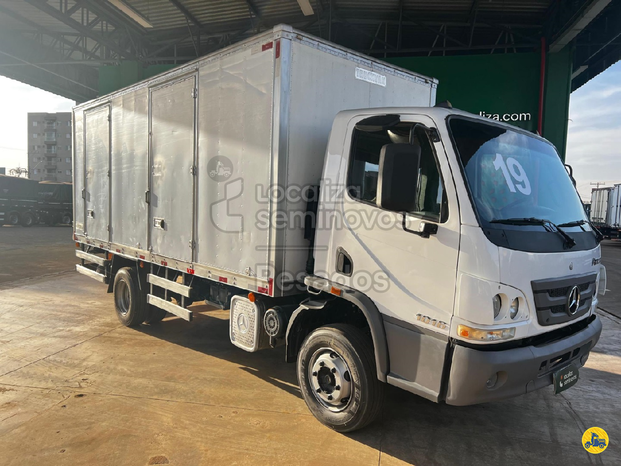 CAMINHAO MERCEDES-BENZ MB 815 Localiza Seminovos Pesados - Ribeirão Preto RIBEIRAO PRETO SÃO PAULO SP