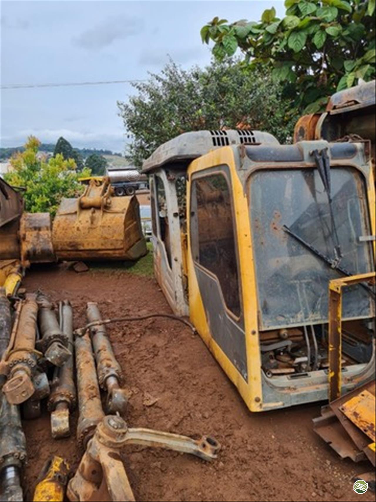 Sucata de escavadeira Hidráulica Volvo 220 2020 (peças, desmanche, sucata)