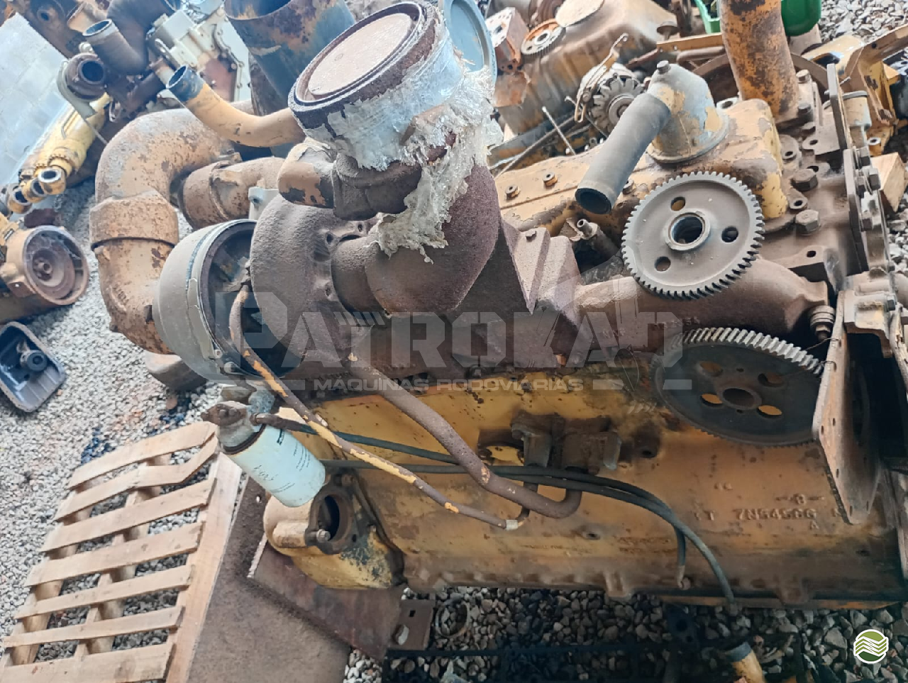 VENDO MOTOR CATERPILLAR 3306 PARA PEÇAS