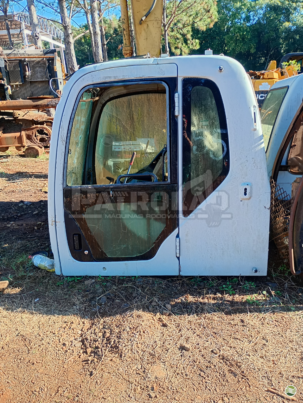 Cabines de Escavadeira Hidráulica à Venda  Diversos Modelos