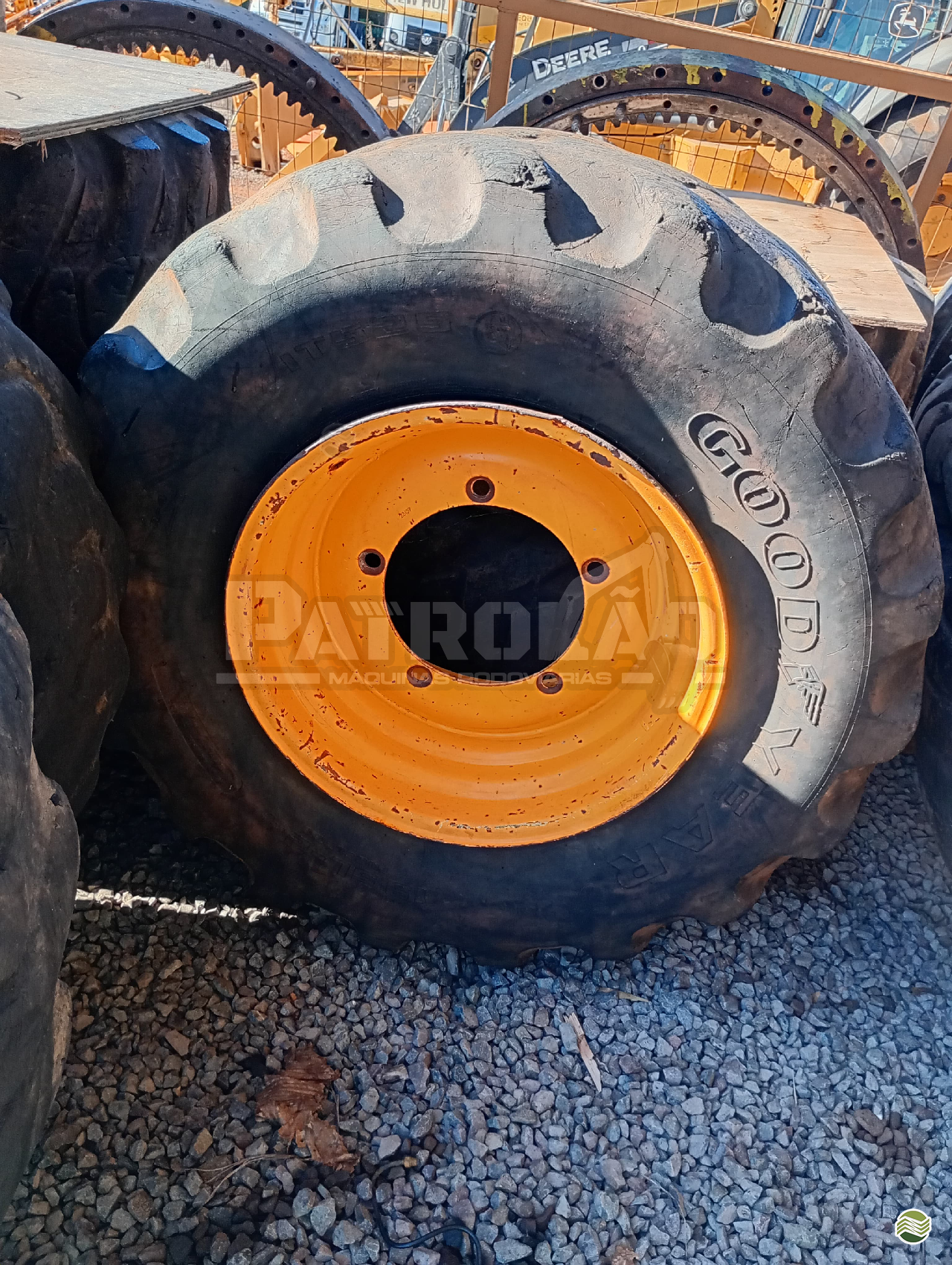 Rodas para Retroescavadeiras,Motoniveladora e outras maquinas Diversos Modelos