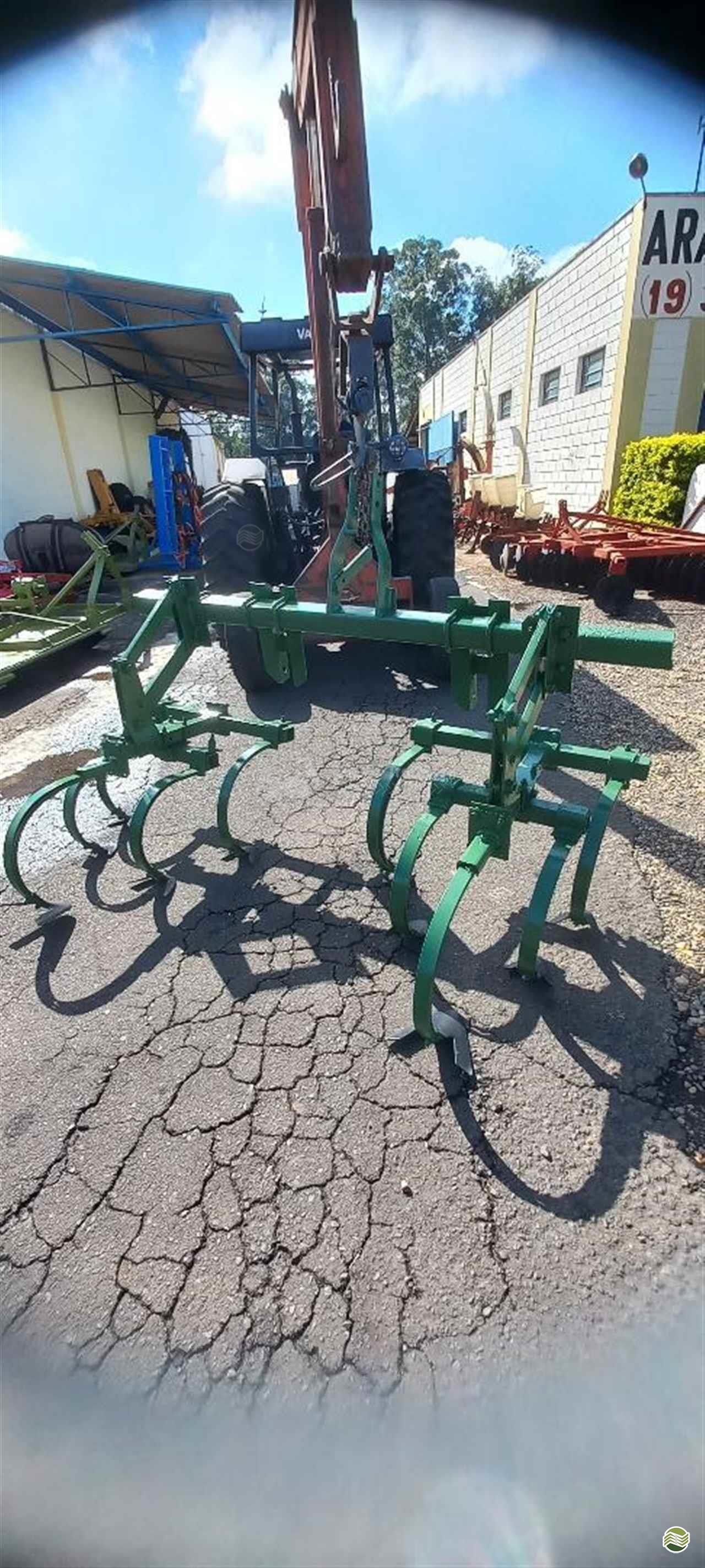 IMPLEMENTOS AGRICOLAS CULTIVADOR CORTE SOQUEIRA Araras Tratores ARARAS SÃO PAULO SP