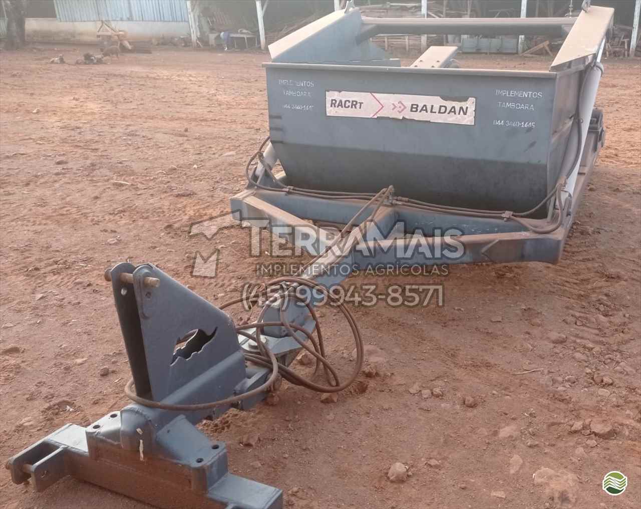 IMPLEMENTOS AGRICOLAS SCRAPER SCRAPER 3 METROS Terra Mais Implementos Agrícolas TOLEDO PARANÁ PR