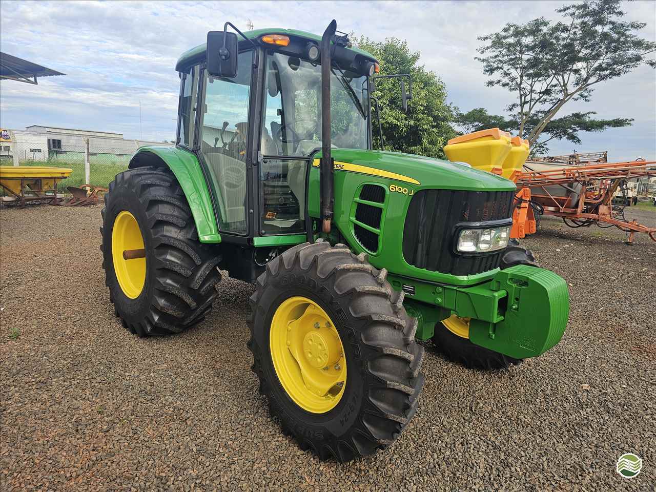 TRATOR JOHN DEERE JOHN DEERE 6100J Tração 4x4 Marin Tratores BIRIGUI SÃO PAULO SP