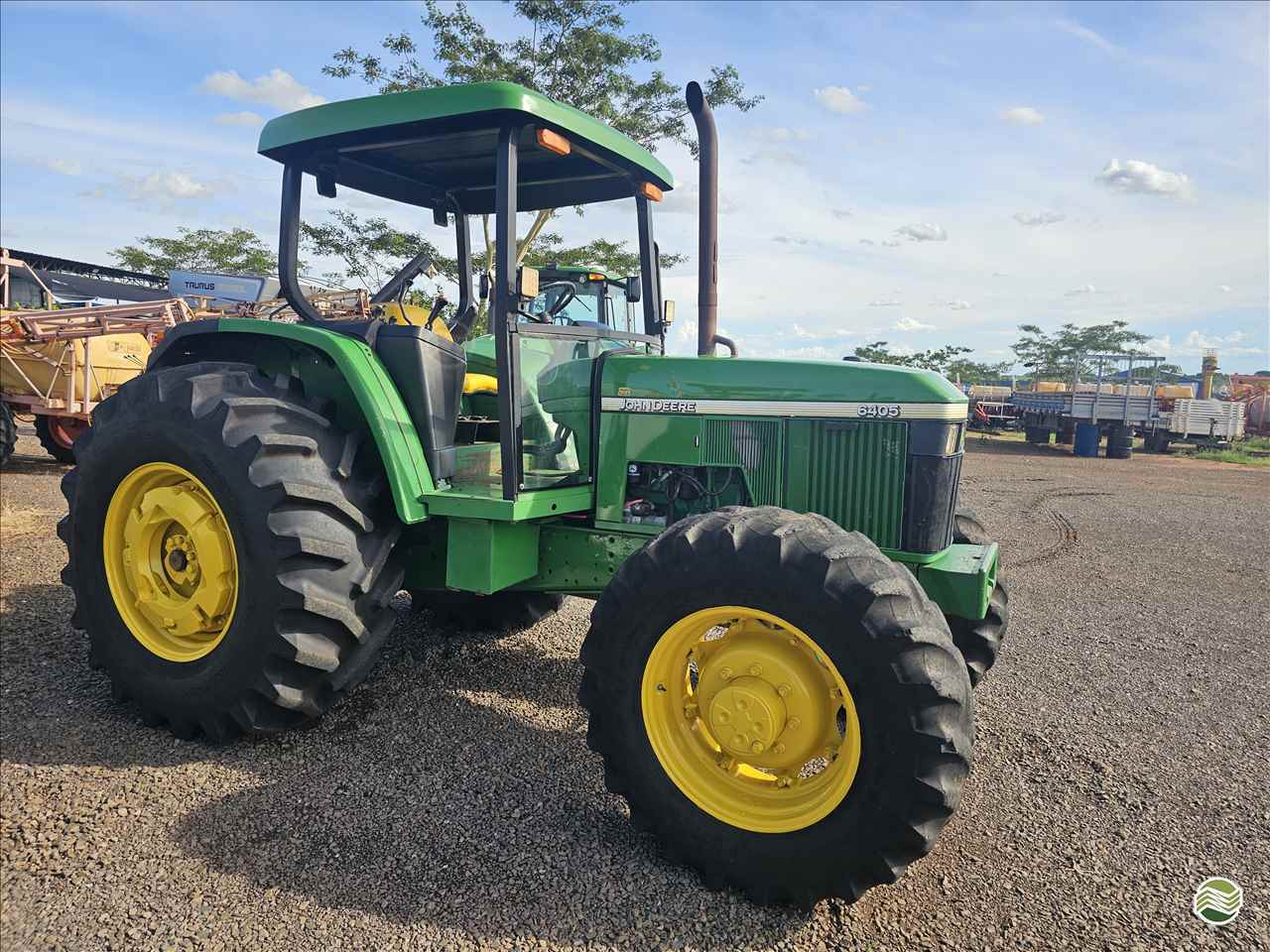 TRATOR JOHN DEERE JOHN DEERE 6405 Tração 4x4 Marin Tratores BIRIGUI SÃO PAULO SP