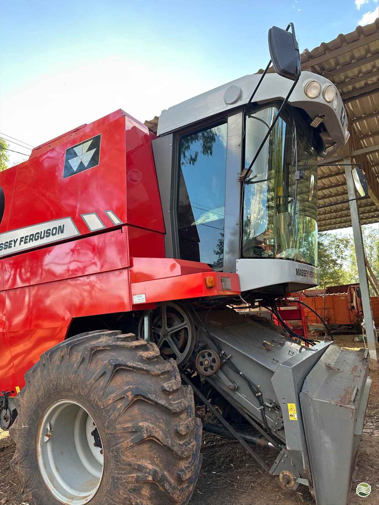 COLHEITADEIRA MASSEY FERGUSON MF 32 Marin Tratores BIRIGUI SÃO PAULO SP
