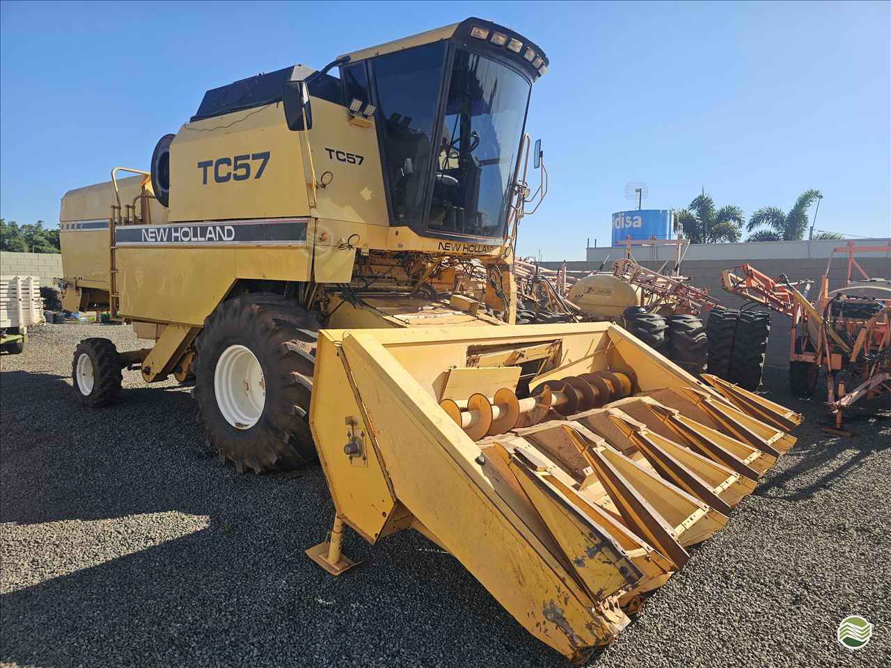 COLHEITADEIRA NEW HOLLAND TC 57 Marin Tratores BIRIGUI SÃO PAULO SP
